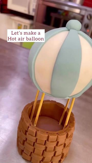 Hot Air Balloon Topper, How To Make Fondant Balloons, Hot Air Balloon Cake Ideas, Fondant Hot Air Balloon Tutorial, How To Make Hot Air Balloon, Hot Air Balloon Cupcakes, Hotairballoon Diy, How To Make A Hot Air Balloon, Hotairballoon Cake