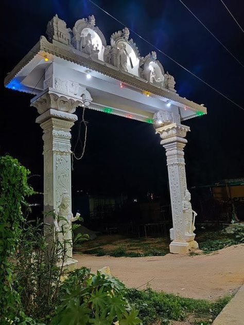 Temple Arch Design, Temple Gate Design, Architect Ideas, Temple Entrance, Historical Statues, Arabic Wedding, Event Entrance, Temple India, Indian Temple Architecture