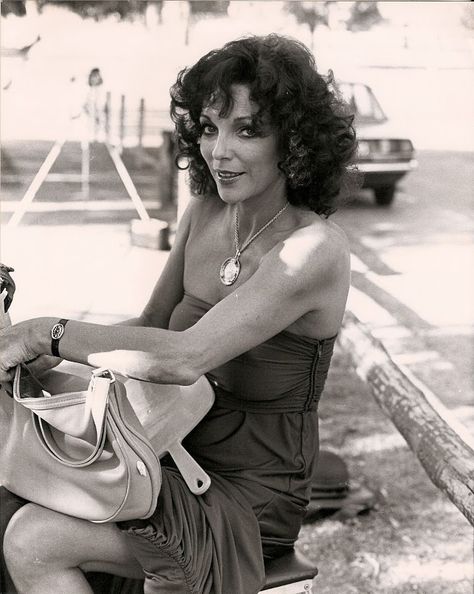 Dame Joan Collins, Susan Sarandon, Joan Collins, Google Photos, To Share, Black And White, Photo And Video, White, Black