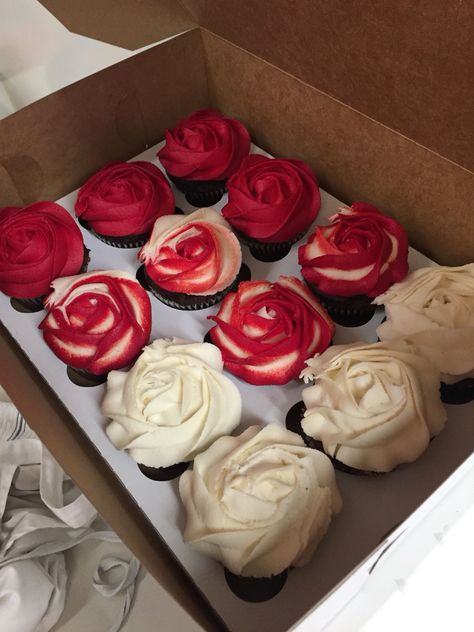 Rose Birthday Theme Party Ideas, Red Cupcakes Aesthetic, Painting The Roses Red Cupcakes, Red Queen Birthday Party, White And Red Cupcakes, Rise Of Red Birthday Cake, Rose Themed Birthday Party Decorations, Sweet 16 Party Ideas Themes Red, Wine Red Birthday Theme