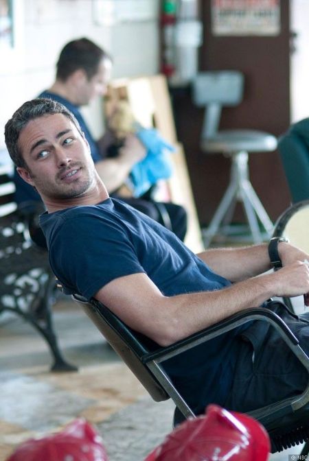 Kelly Severide Chicago Fire, Severide Chicago Fire, Chicago Crossover, Kelly Severide, Taylor Kinney Chicago Fire, Celebrity Film, Chicago Family, Taylor Kinney, Chicago Shows