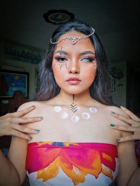 Mayari was one of the daughters of Bathala. The lone goddess of the moon in Philippine Mythology. She is known as the most beautiful deity in Bathala's court. Mayari Goddess Of Moon Costume, Mayari Goddess Tattoo, Mayari Goddess Of Moon, Mayari Goddess, Philippines Mythology Goddesses, Colonial Philippines, Philippine Mythology, Moon Costume, Goddess Makeup