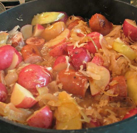 Sausage with Sauerkraut and Potatoes. Oktoberfest style! Just grab a couple friends and a six pack of your favorite craft beer. Ache Du Lieber! Dieser ist so gut! Smoked Sausage Sauerkraut And Potatoes, Sourcraught Recipe, Saurkraut And Sausage And Potatoes, Sourkraut And Sausage, Sausage Sauerkraut Potatoes, Keilbasa And Sauerkraut, Saurkraut And Sausage, Sausage With Sauerkraut, Sauerkraut And Potatoes