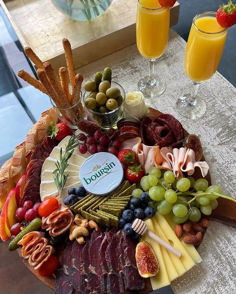 Halal Charcuterie Board, Cutlery Board, Thanksgiving 2024, Board Aesthetic, Soul Food Dinner, Halal Recipes, Food Dinner, Food Board, Place An Order