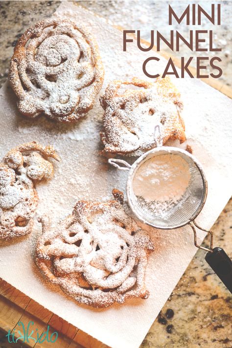 Homemade mini funnel cakes being dusted with powdered sugar. Mini Funnel Cakes, Funnel Cake Bites, Homemade Funnel Cake, Funnel Cake Recipe, Funnel Cakes, Cake Bites, Apple Fritters, Funnel Cake, Fall Treats