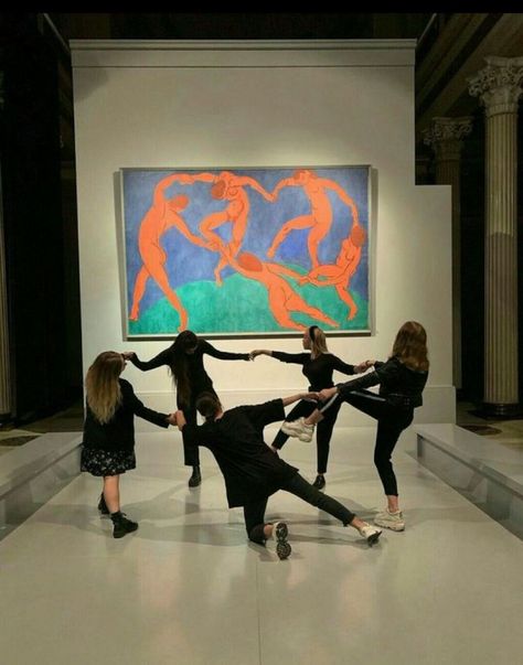 Performance Art Photography, Matisse Dancers, Dance Henri Matisse, The Dance Matisse, Performer Aesthetic, Henri Matisse Dance, Paint Sketches, Matisse Dance, Dancing Painting