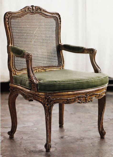 Circa 1880 Louis XV-style chair Colonial Furniture, Classic Living Room, Antique French Furniture, French Chairs, French Style Furniture, Antique Chairs, Dream Furniture, French Furniture, Chair Style