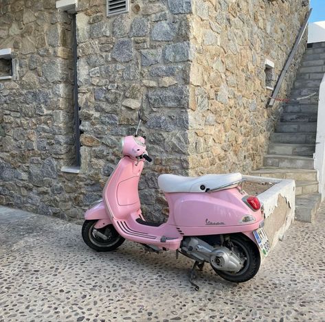 Pink Moped, Pink Vespa, Pink Scooter, Vacay Vibes, Photographie Inspo, Motor Scooters, Italian Summer, Dream Lifestyle, Everything Pink