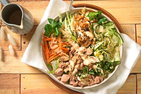 Kimchi Salad, Salad With Tuna, Cucumber Kimchi, Asian Dressing, Korean Kimchi, Veggies Recipes, Lunch Salad, Small Cucumber, Tuna Salad Recipe