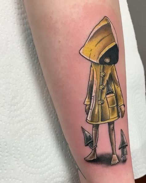 Little Nightmares Tattoo, Skull And Dagger Tattoo, Getting Tattooed, Little Nightmares, Dagger Tattoo, The Diary, Creative Tattoos, Tattoo On, Art Tattoo