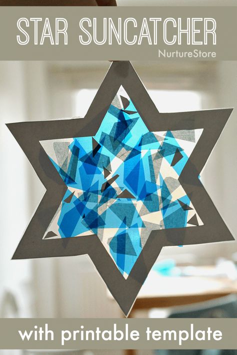 Here’s a pretty and easy Hanukkah craft for little kids to make.      Easy Hanukkah craft for kids – star suncatcher These Star of David suncatchers look beautiful displayed in a window, where they can catch the winter sunlight. Materials needed: :: Star of David suncatcher template from the Hanukkah Unit :: […] Hanukkah Activities Preschool, Dreidel Craft, Hanukkah Preschool, Hannukah Crafts, Hanukkah Activites, Star Suncatcher, Hanukkah For Kids, Hanukkah Art, Star Craft