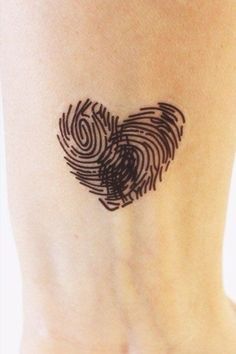 Female Cute Tattoos, Tattoos To Get With Your Parents, Tattoo Ideas Female Different, Minimalistic Tattoo Ideas Female, Cute Female Tattoos Ideas, Parents Fingerprint Tattoo, Tattoo Ideas Female 2023, Tattoos For Neices, Heart Tattoo Ideas Female