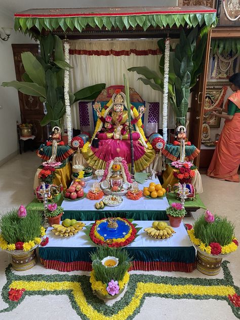 Laxmi Pooja Wishes, Laxmi Pujan Diwali Decoration, Diwali Laxmi Pooja Decoration, Varamahalakshmi Decoration Ideas At Home, Flower Decoration For Pooja, Varamahalakshmi Decoration Ideas, Varalakshmi Vratham Decoration, Vratham Decoration, Varalakshmi Pooja Decoration