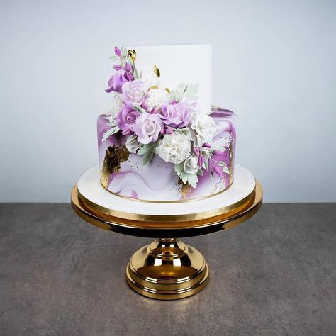 Amalfi Decor, Wedding Cake Purple, Marble Fondant, Marble Wedding Cake, Lavender Marble, Plated Cake, Cake Purple, Quince Cake, Marble With Gold