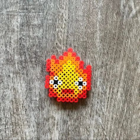 Studio Ghibli Calcifer, Ghibli Calcifer, Howl's Castle, Anime Studio Ghibli, Anime Studio, Hamma Beads Ideas, Pearl Beads Pattern, Easy Perler Beads Ideas, Bead Studio