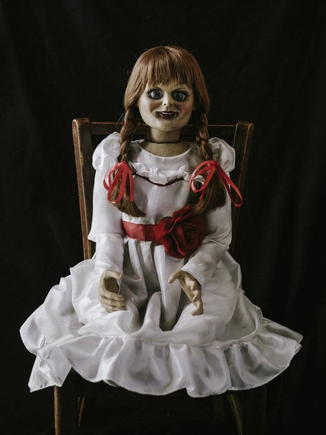 The Conjuring 2 Annabelle Doll Haunted Horror Dummy Puppet Anabella Doll Horror, Annabelle Horror, Annabelle Halloween, Horror Dress, Horror Villians, Conjuring 2, Doll Horror, Annabelle Doll, Scary Witch