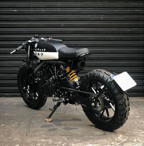 1,879 Likes, 28 Comments - Bendita Macchina 🇧🇷 (@benditamacchina) on Instagram: “KØDASHi - Yamaha 250cc 0km.” Cafe Racer Tank, Yamaha 250, Yamaha Cafe Racer, Cafe Racer Moto, Best Motorbike, Cafe Racer Design, Scrambler Custom, Мотоциклы Cafe Racers, Cafe Bike