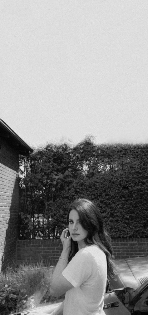 Lana Del Rey Wallpaper Lockscreen, Lana Del Rey Wallpaper Black And White, Lana Del Ray Wallpaper Iphone, Lana Del Rey Wallpaper Iphone Aesthetic, Lana Wallpaper Iphone, Ldr Lockscreen, Born To Die Wallpaper Iphone, Lana Lockscreen, Lana Del Rey Wallpaper Vintage