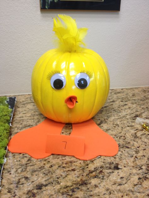 Tweety bird pumpkin 2014 www.drsperbeck.com pumpkin contest Tweety Bird Pumpkin Painting, Chicken Pumpkin Painting, Tweety Bird Pumpkin, Bird Pumpkin Carving, Pumpkin Paint Party, Work Costume Ideas, Duck Pumpkin, Bird Pumpkin, Pumpkin Walk