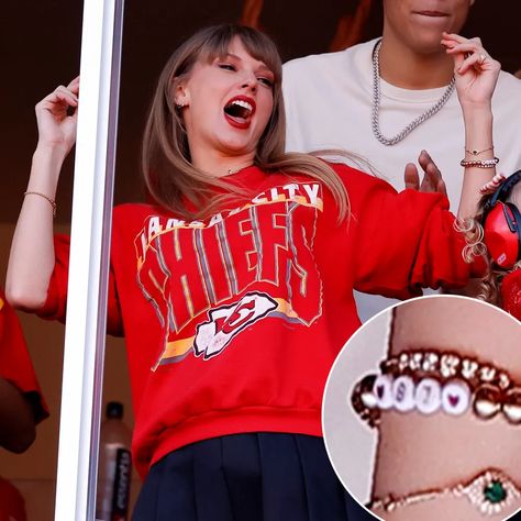 Travis Kelce Jersey, Chiefs Shirt, Chiefs Shirts, Retro Football Shirts, Football Lover, Taylor Swift Cute, Football Mom Shirts, All About Taylor Swift, Travis Kelce