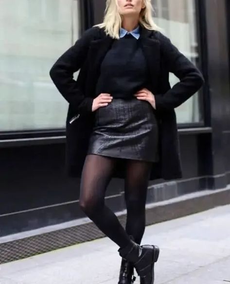 YES, YOU CAN WEAR A MINI SKIRT AT ANY AGE - Wears My Money Short Leather Skirt Outfit, Mini Skirt Winter Outfit, Leather Skirt Outfit Winter, Black Skirt Outfit Winter, Black Leather Skirt Outfit, Black Maxi Skirt Outfit, Leather Mini Skirt Outfit, Sweater Skirt Outfit, Black Mini Skirt Outfit