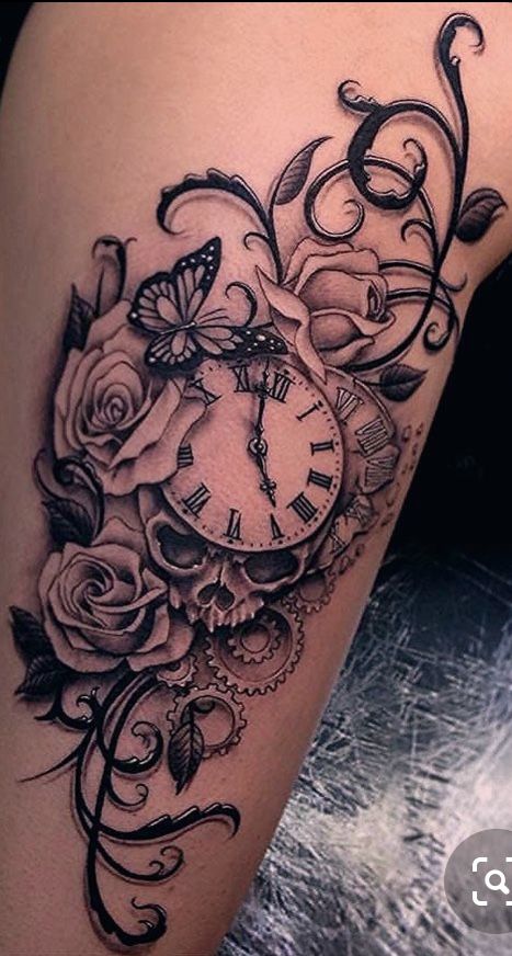 Tattoo Designs Female, Clock Tattoo Designs, Tato Jam, Clock Tattoo Ideas, Pocket Watch Tattoos, Rose Tattoos For Women, Clock Tattoo Design, Butterfly Tattoos For Women, Inspiration Tattoos