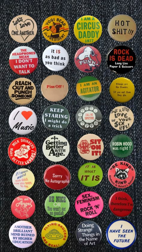 Bottle Cap Pins Diy Punk, Fun Buttons Pins, Diy Pins Buttons Punk, Pin Button Design, Band Pins Buttons, Hot Topic Pins Buttons, Circle Canvas, Mushroom Crafts, Cool Buttons