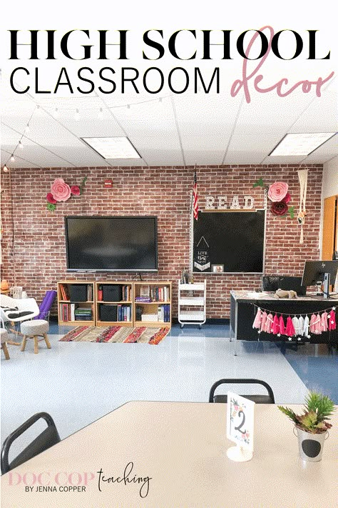 Pretty Classroom, Teacher Desks, High School Classroom Decor, Asl Teacher, Ag Classroom, Future Educator, English Classroom Decor, Flexible Seating Classroom, High School English Classroom