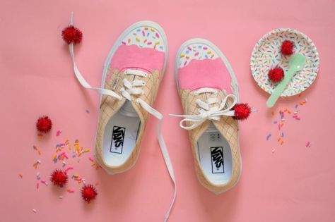 Ice Cream Sneakers, Ice Cream Shoes, Ice Cream Party Theme, Painted Shoes Diy, Lizzie Hearts, Diy Sneakers, Diy Ice Cream, Painted Hats, Sneaker Art