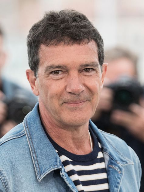 Descubre todas las noticias de Antonio Banderas, su biografía, su filmografía completa, su actualidad. Descubre también todas las fotos y videos de Antonio Banderas. Paul Dano, Idris Elba, Bruce Willis, Matthew Mcconaughey, Benedict Cumberbatch, Robert Pattinson, Keanu Reeves, Musician, Actors