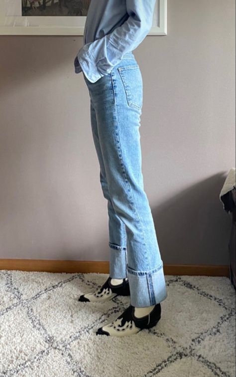 style inspo, blue jeans, cowboy boots Cowboy Boots Pants, Cowboy Boots With Pants, Cowboy Boots With Jeans, Boot Aesthetic, Cowboy Boots Aesthetic, Cowboy Boots Style, Blue Cowboy Boots, Western Vibes, Western Vintage