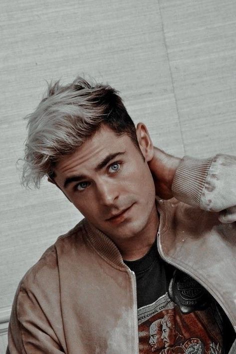 Hair Highlights Men, Zac Efron Shirtless, Silver Hair Men, Haircut Fails, Dark Hair Dye, Men Blonde Hair, Mens Hairstyles Fade, Man Bun Hairstyles, Bald Patches