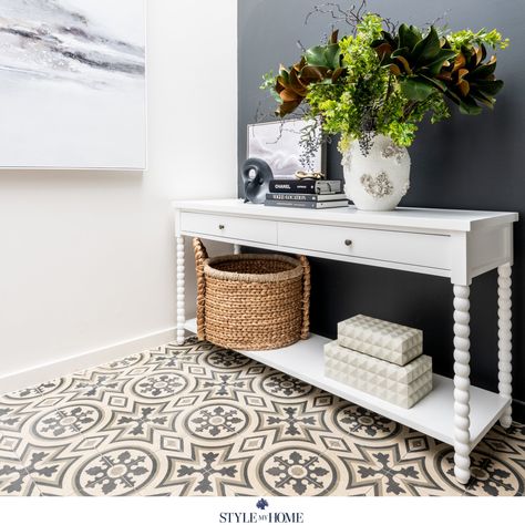 White console table decor