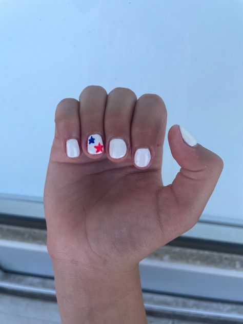 Fourth Of July Nails Gel Short, Short Almond Acrylic Nails 4th Of July, July Nails Short, Short Fourth Of July Nails, Fourth Nails Simple, Fourth Of July Nails Short, July Gel Nails, Gel Short Nails, 4tb Of July Nails Simple