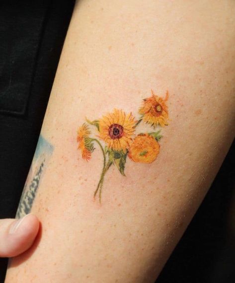 Van Gogh Tattoo, Wildflowers Tattoo, Delicate Flower Tattoo, Shape Tattoo, Van Gogh Sunflowers, Simple Tattoo Designs, Sunflower Tattoos, Tatuaje A Color, Sunflower Tattoo Design