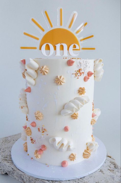 One In The Sun Cake, First Lap Around The Sun Birthday Cake, One In The Sun First Birthday Cake, Cake First Trip Around The Sun, Sun Themed Birthday Party Food, Sunshine Cake Birthday, Sun Cakes Birthday, Boho Sunshine Birthday Cake, Sunny First Birthday