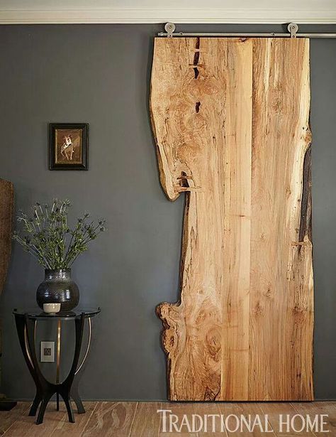 This barn door rocks!!!!! Rustic Desk, Decor Studio, Live Edge Wood, Design Del Prodotto, Diy Interior, Room Decorations, Style At Home, Design Case, Maine House