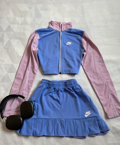 80s Sporty Outfits, Sporty Girl, Ara Ara, Woo Woo, Ruby Woo, Fitness Wear Outfits, Future Wardrobe, Baggy Clothes, Diy Fashion Clothing