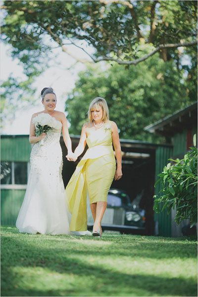 Walk Down the Aisle Mother Daughter Wedding, Bride Wedding Photos, Mother Daughter Photos, Mother Pictures, White Chapel, Bride Photo, Wedding Planning Advice, Wedding Chicks, Planning Tips