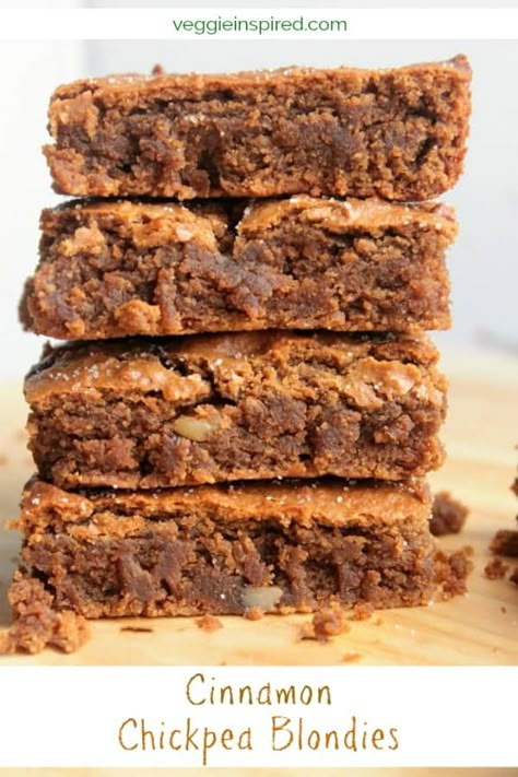 Cinnamon Chickpea Blondies! Moist, tender, and fudgy flourless blondies with a crackly top. They taste so indulgent, you won't believe these gluten free dessert bars are actually healthy and packed with plant based protein. A reader favorite - these delicious vegan sweet treats are loved by adults and kids alike. #vegan #glutenfree #blondies #dessert Gluten Free Dessert Bars, Chickpea Blondies, Cake Mug, Vegan Salads, Dessert Aux Fruits, Taco Salad, Roasted Chickpeas, Sloppy Joes, 100 Calories