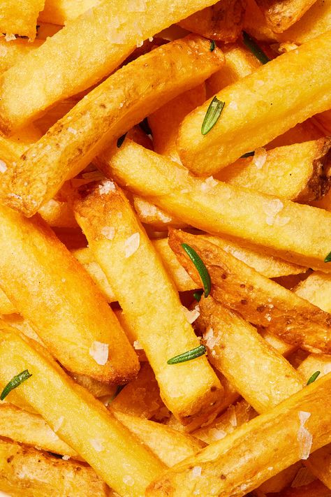 Macro Food Photography, Food Texture, Restaurant Photography, Burger Restaurant, Macro Meals, Food Photography Inspiration, Cafe Food, French Fries, Creative Food