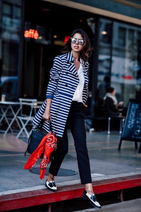 @roressclothes closet ideas #women fashion outfit #clothing style apparel Striped Trench Coat Oxford Shoes Style, Mode Tips, Womens Fashion Casual Summer, Casual Styles, Trendy Street Style, Womens Fashion For Work, Komplette Outfits, Street Style Looks, Looks Style