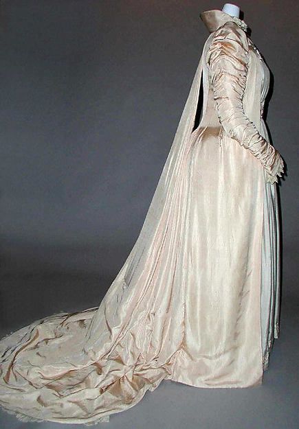 1891___ Dress. silk. by Liberty & Co.. British. 1875 Dress, Historical Fashion Aesthetic, Artistic Dress, 1899 Fashion, Victorian Dresses, 1890s Fashion, Tea Gown, Historic Clothing, Aesthetic Dress