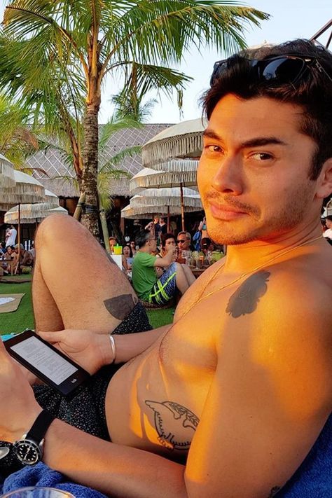 Sure, Crazy Rich Asians’ Henry Golding Is Hot, but Have You Seen Him Shirtless? #celebrities #hot Henry Golding Crazy Rich Asians, Henry Golding, Crazy Rich Asians, Crazy Rich, Celebrities Before And After, British Men, Universal Pictures, A Guy Who, Cute Celebrities