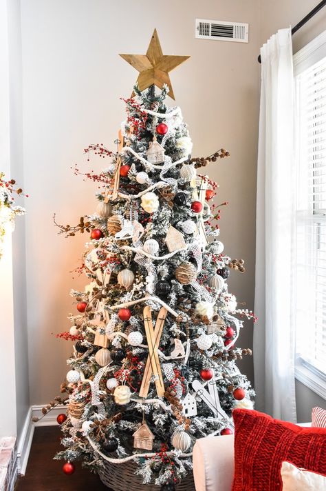 Ski Lodge inspired Farmhouse Christmas Tree and Living Room-13 Ski Lodge Christmas Decor, Lodge Christmas Tree, Christmas Decor Ideas 2022, Ski Lodge Christmas, Lodge Christmas Decor, Apre Ski, Aesthetic Christmas Tree, Lodge Christmas, Owl Christmas Tree