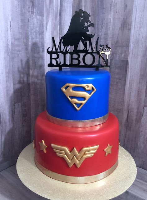 Superman Wedding, Superman And Superwoman, Wonder Woman Cake, Superman And Wonder Woman, Superhero Wedding, Anniversary Cake, Super Hero, Wedding Theme, Superman