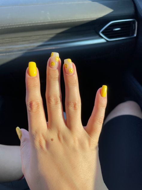 Yellow Nail Ideas, Smiley Nails, Yellow Nail, Vibrant Nails, Cute Gel Nails, Smiley Faces, Yellow Nails, Designs Ideas, Mani Pedi