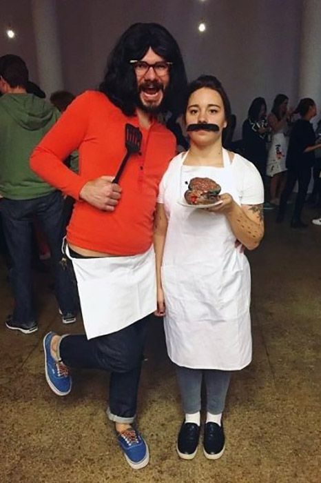 Bob and Linda BelcherDelish Bob And Linda, All Black Halloween Costume, Black Dress Halloween Costume, Doug Funnie, Costume Couples, Punny Halloween Costumes, Meme Costume, Funny Couple Costumes, Cute Couples Costumes