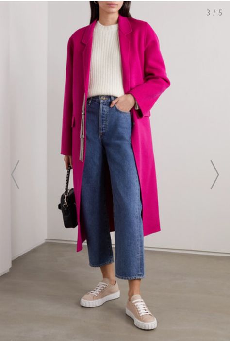 Fuschia Sweater Outfit Winter, Fuschia Sweater Outfit, Pink And Beige Outfit, Pink Coat Outfit, Fuchsia Outfit, Fall Jackets Outfit, Suede Jacket Outfit, Winter Mode Outfits, Style Parisienne