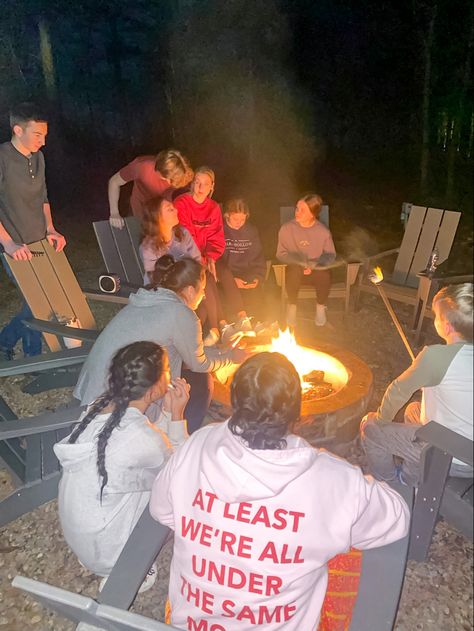 Bonfire Birthday, Campfire Party, Backyard Bonfire, Camping Vacation, Camping Friends, Cabin Trip, School Camp, Bonfire Party, Camping Vibes